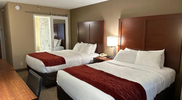 Четырёхместный номер Standard Holiday Inn Express & Suites Eden Prairie - Minneapolis by IHG