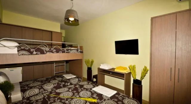 House Sinapis, Book Hotel Sarti 