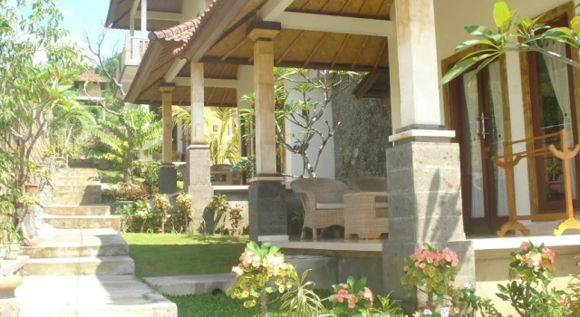 Бунгало с балконом Barong Cafe Bungalow and Restaurant