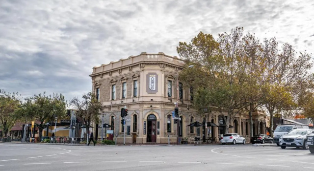 Archer St Heart of North Adelaide Balcony 65TV