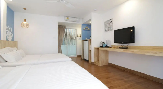 Четырёхместный номер Standard Tawaen Beach Resort