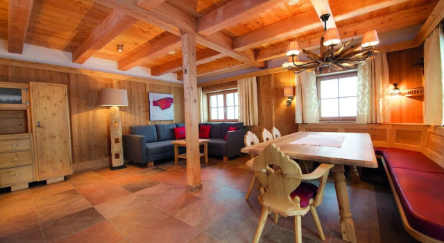 Шале Deluxe Wallegg Lodge - Alpine Premium Chalet - Ski In-Ski Out - Real Alpine Location Saalbach