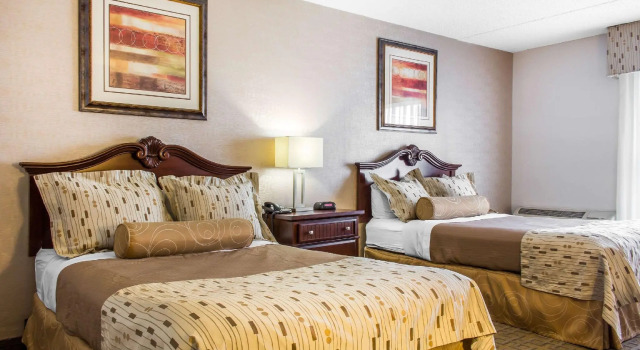 Четырёхместный номер Standard Clarion Hotel Philadelphia International Airport