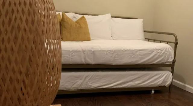 Трёхместный семейный номер Standard Captains Inn at Moss Landing