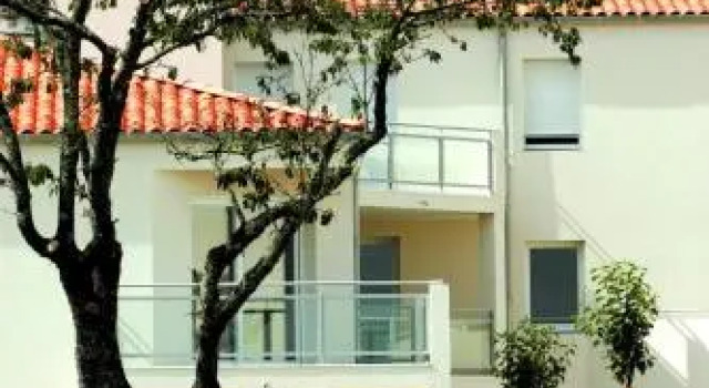 Domitys La Seigneurie, Rezerwuj Hotel Hotele w Saintes z basenem, Basen