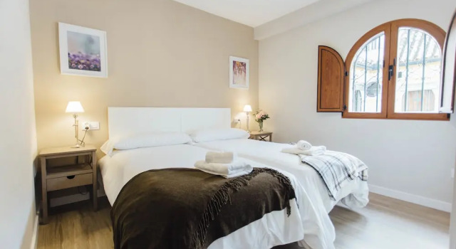 Sweet Inn - San Basilio, Забронировать Отель Севилья провинция Севилья, рядом с La Torre de Don Fadrique