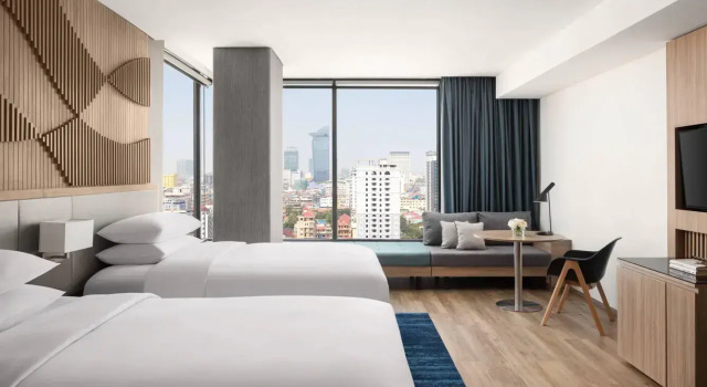 Четырёхместный номер Executive Courtyard by Marriott Phnom Penh