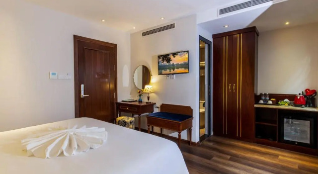 Полулюкс Hanoi Central Hotel & Residences