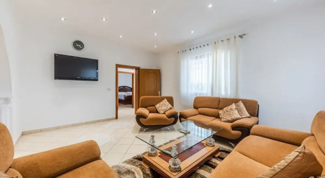 Authentic Lake View Apartment