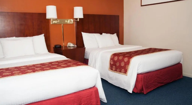 Номер Standard Red Carpet Inn and Suites Plymouth