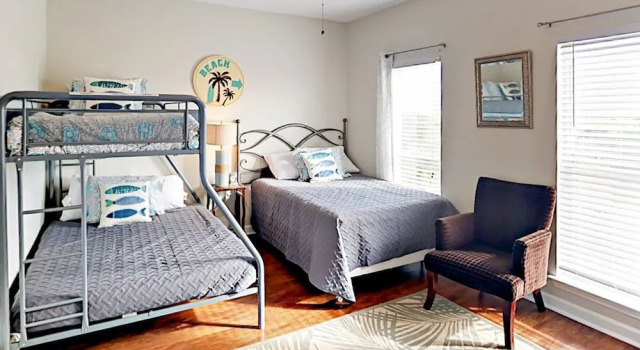 3BR on Mobile Bay, 1 Block to Beach
