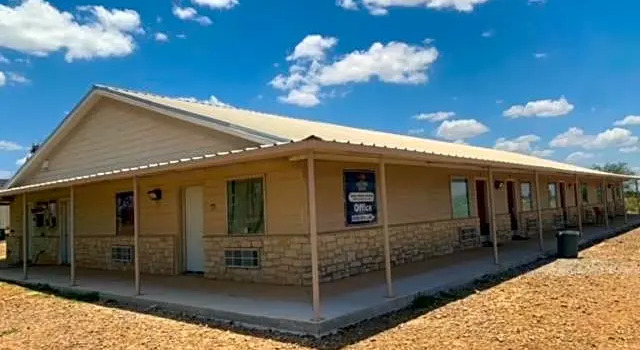 Standard Zimmer Cotulla Executive Inn