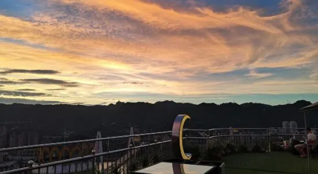 Yunqi River View Terrace Hotel