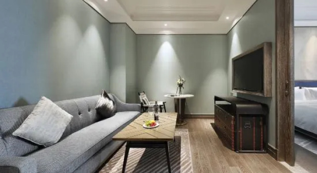 Двухместный семейный люкс Deluxe с видом на город SSAW Boutique Hotel (Qingdao Oriental Movie Metropolis)