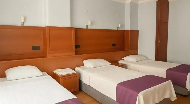 Standardowy trzyosobowy pokój Ferah Hotel