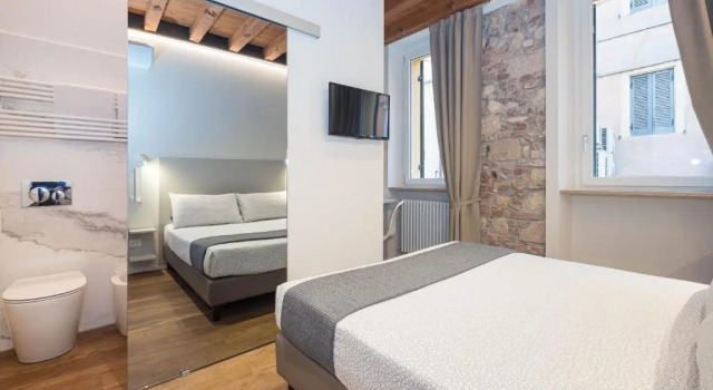 Teatro Romano Easy Suites, Забронировать Хостел Хостелы Вероны, рядом с Римский амфитеатр, Хостел