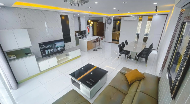 Luxury Gold Apartment 86 -Rooftop Pool Central City, Забронировать Апартаменты/квартира Отели Хошимина с бассейном, рядом с Торговый центр Tax, Бассейн