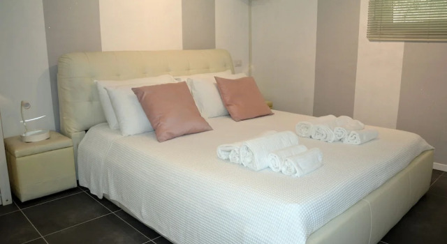 Ground Floor Near Beaches and Center Town, Забронировать Отель Дезенцано-дель-Гарда озеро Гарда