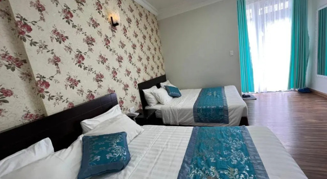 Четырёхместный номер Standard с балконом Dalat Eco Hotel