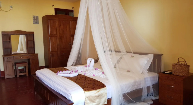 Вилла Coconut Island Resort