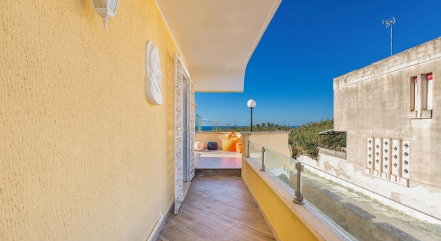 2536 Villa Degli Eucalipti by Barbarhouse