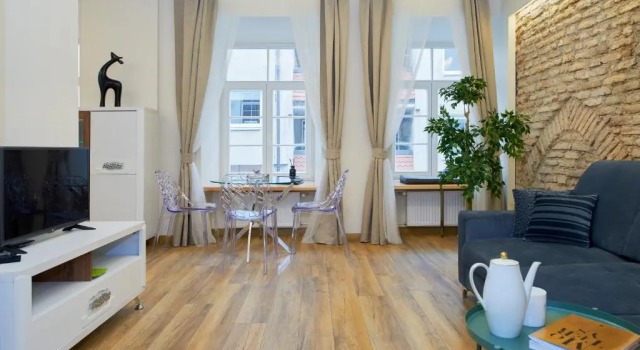 Town Hall Square Apartment, Забронировать Апартаменты/квартира Отели Вильнюса с парковкой, рядом с Костел Святой Анны, Парковка