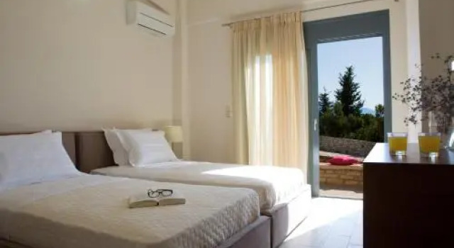 Nema Villa, Забронировать Отель Меганиси 
