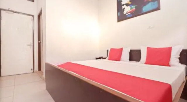 OYO 24903 Grand Trunk INN, Book Hotel Jalandhar Punjab