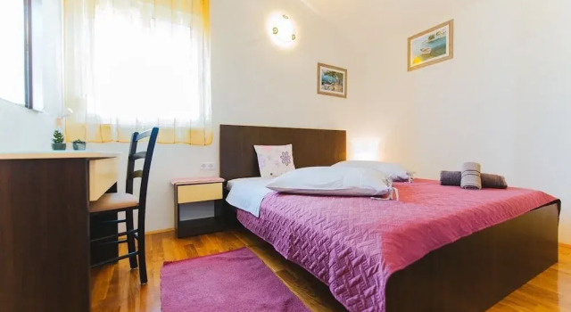 Mari - sea View Apartments - A4 Red