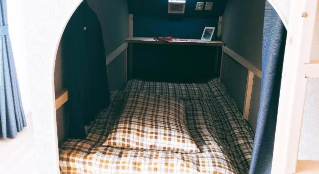 Кровать в общем номере Hiroshima Guesthouse HARU