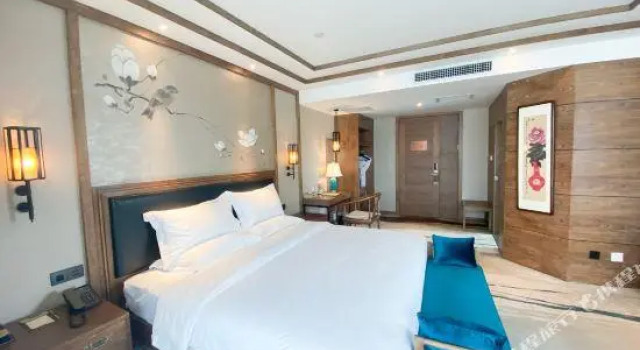 Люкс Grand Mercure Kunming South