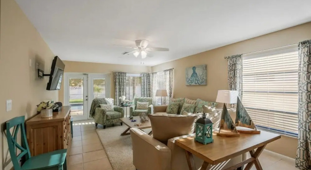 Коттедж Luxury NP97th 689 3 Bedroom Holiday Home by Marco Naples Vacation Homes