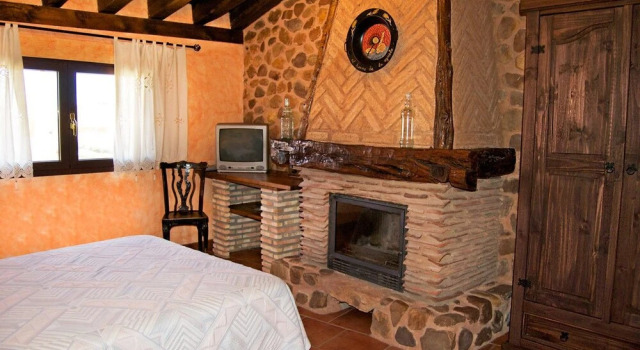 Casa Rural El Labriego B, Забронировать Отель Корраль-де-Аильон Сеговия