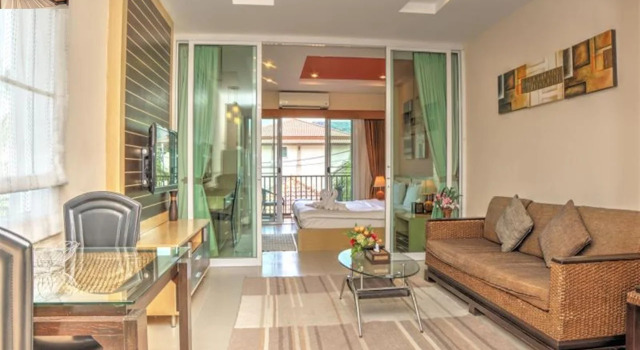 Whispering Palms Suite