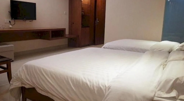 Changzhijiang Business Hotel, Rezervasyon Otel Guangdong otoparklı oteller, Otopark