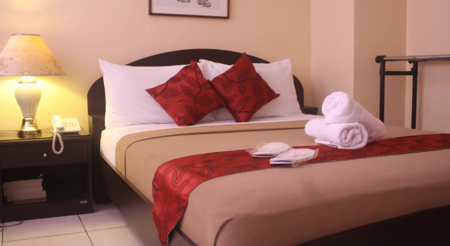 Newgrange Condotel, Забронировать Отель Кесон-Сити 