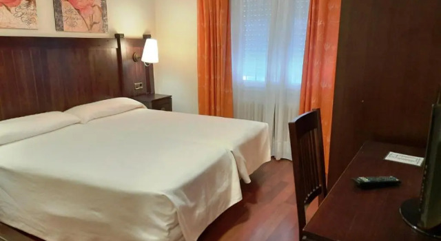 Четырёхместный номер Standard Hotel Urogallo