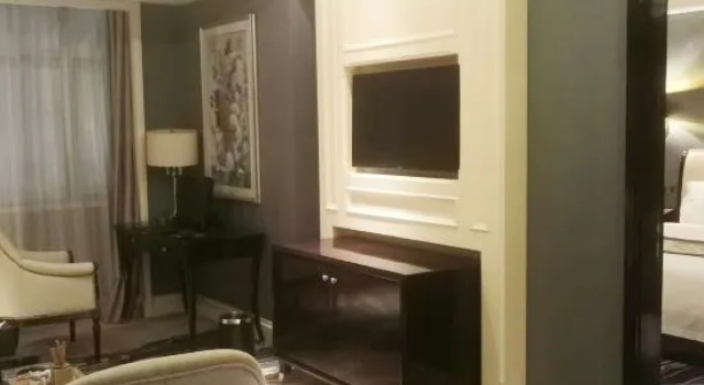 Люкс Business Century Palace Hotel
