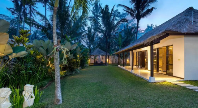 Вилла Villa Candi Kecil Empat by Villa Finder