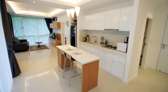 The Trees Hillside Apartment