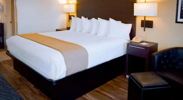 Номер Standard Pines Inn & Suites