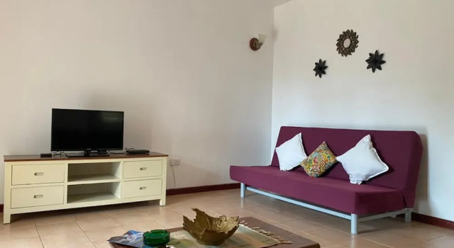 Двухместный семейный люкс с видом на сад La Maison Hibiscus Self Catering Accommodation