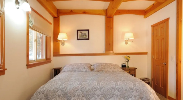 Двухместный номер Luxury с видом на сад Carriage House Accommodations