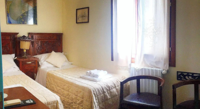 3749 Pontechiodo, Забронировать Гостевой дом Каннареджо Венеция, рядом с Театр Россини