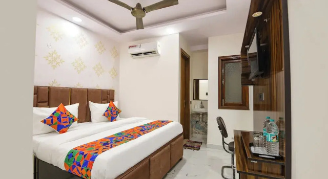 Номер Deluxe FabHotel NP International - Nehru Place Market