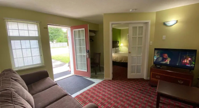 Люкс Deluxe Lakeshore Suites