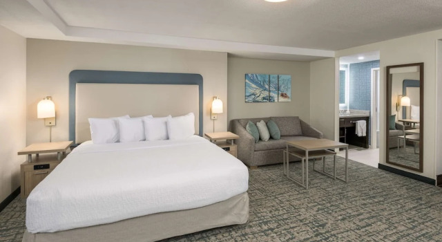 Двухместная студия-люкс Accessible Homewood Suites Miami Airport/Blue Lagoon
