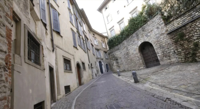 Fleur de Lis Loft, Забронировать Отель Бергамо Bergamo Province, рядом с Санта-Мария-Маджоре