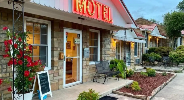 Carolina Country Inn, Prenota Hotel Burnsville Carolina del Nord