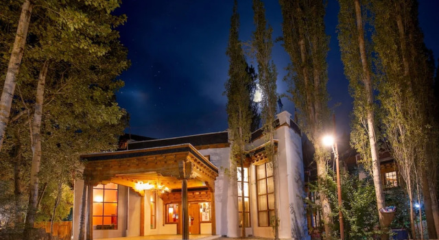 Lha - Ri - Sa Resort, Забронировать Курортный отель Отели Джамму и Кашмира с парковкой, Парковка
